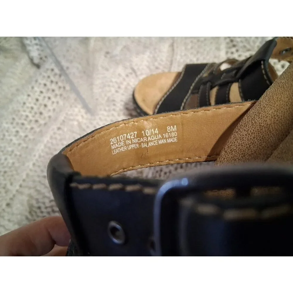 Clarks Collection Black Leather Adjustable Womens Slip-On Sandals Size 8M